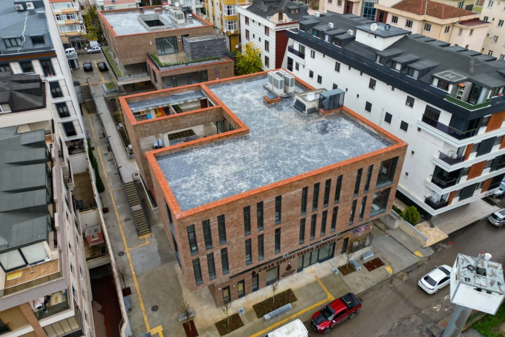 Maltepe’de Yeşil Alan ve Sosyal Merkez Çalışmaları Yerinde İncelendi