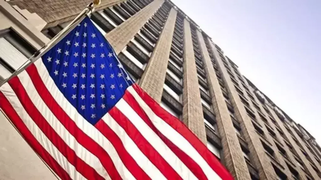 Fed politika faizini yüzde 3,5-3,75 aralığında sabit bıraktı