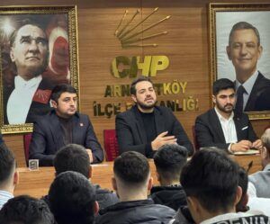 CHP Arnavutköy İlçe Başkanı Tekin Aras gençlerle buluştu