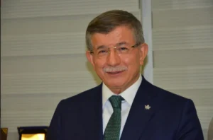 Davutoğlu’ndan Bayram Mesajı: Bölge Zor Günlerden Geçiyor