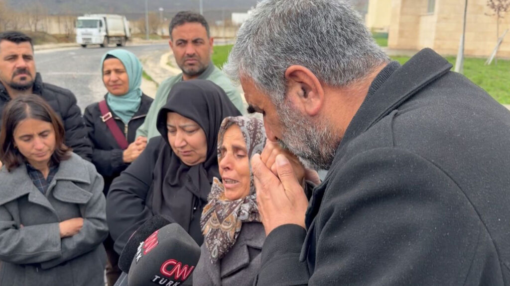 “Suçumuz Günahımız Nedir?” Diyen Baba Doku Ailesine Destek İçin Tunceli’de