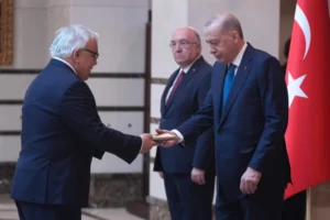 Cumhurbaşkanı Erdoğan’a 5 ülkeden güven mektubu