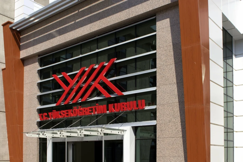 YÖK’ten yurt dışı için ‘diploma Tanınırlığını’ uyarısı