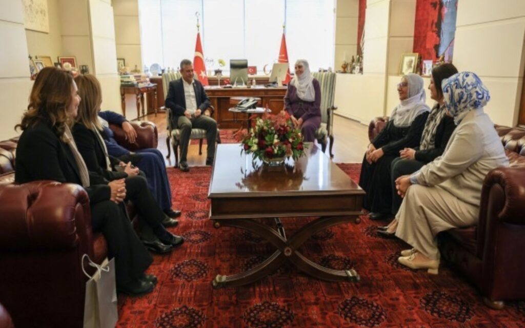 Barış Anneleri’nden CHP’ye Ziyaret