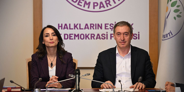 DEM Parti’den Taksim Tepkisi: “575 Gözaltı Demokrasiye Kara Leke”