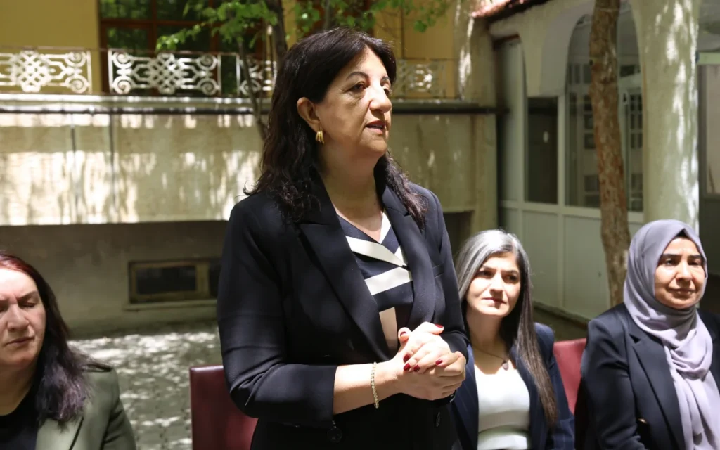 DEM Parti’den “Çerçeve Yasa” Açıklaması: “7-8 Maddelik Düzenleme Meclis Kapanmadan Çıkmalı”