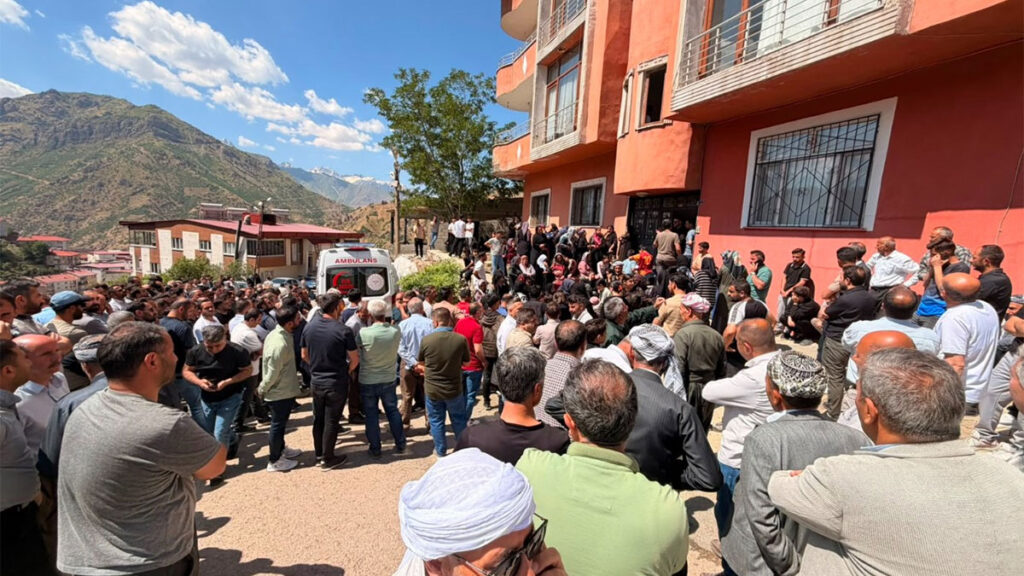 Hakkari’de Aile Faciası: Uzman Çavuş 4 Yakınını Öldürdü, Ardından İntihar Girişiminde Bulundu