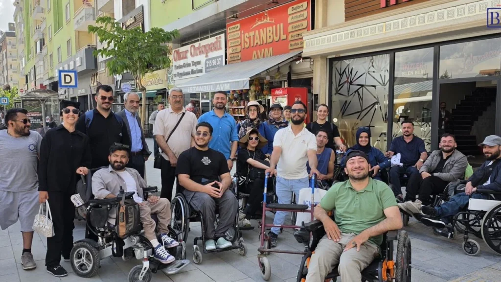 Van’dan 220 Engelli Birey Mersin Silifke Gençlik Kampı’na Uğurlandı