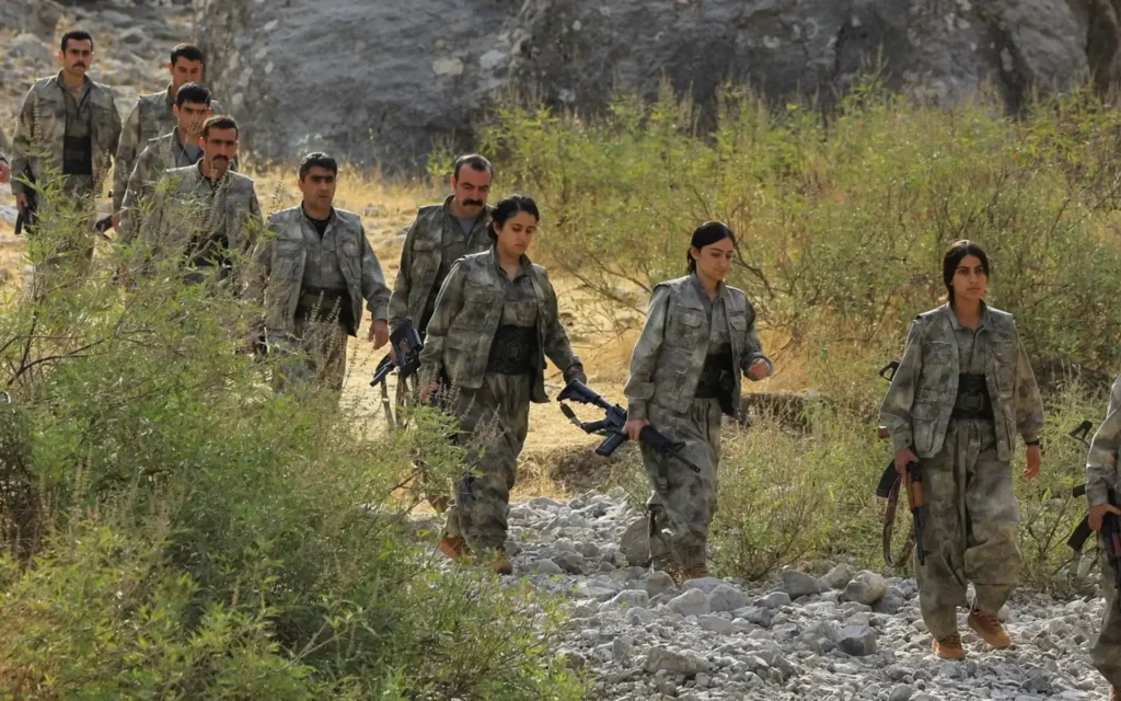 PKK sınır hattındaki 81 stratejik noktayı boşalttı