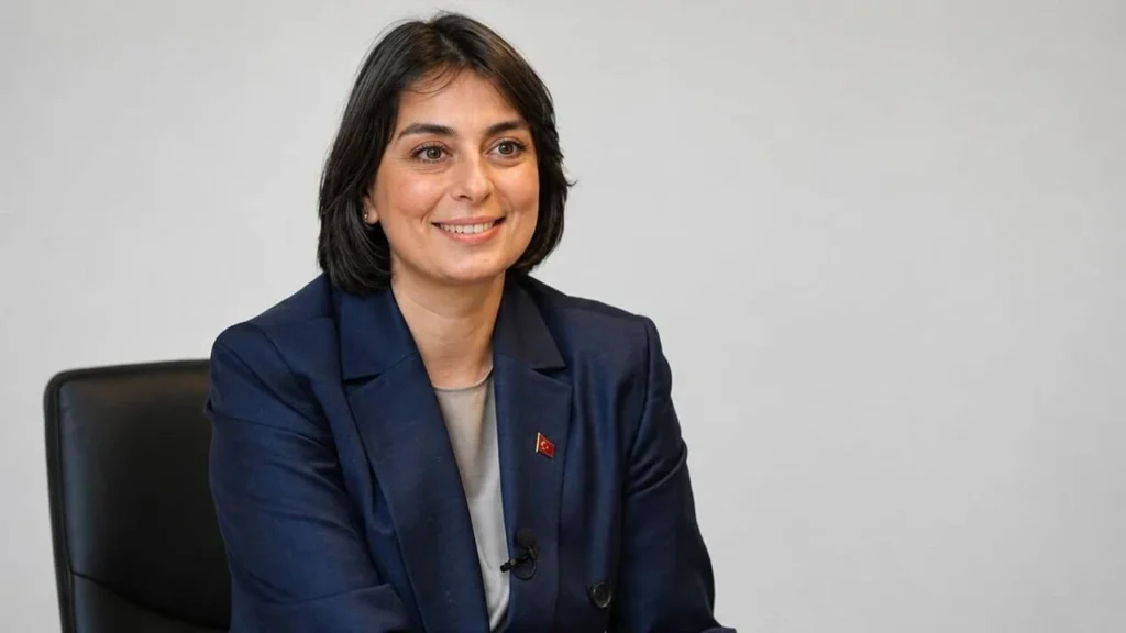 Üsküdar Belediye Başkanı Sinem Dedetaş tutuklandı