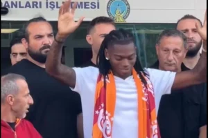Galatasaray, Rafael Leão transferini resmen duyurdu