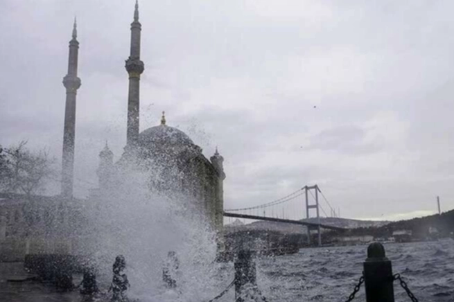 Meteoroloji’den iki bölgeye kritik uyarı! Kuvvetli sağanak ve rüzgar geliyor!