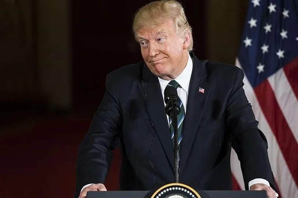 Trump’tan Fransa’ya Göç Uyarısı: “Paris Müslüman Bir Şehir Olacak”
