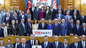 YENİ Parti Grubu’ndan Özgür Özel’e Tam Destek: “Sımsıkı Arkasındayız”