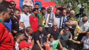 Çarşı grubu Diyarbakır’da Narin Güran ve Rojin Kabaiş’in mezarını ziyaret etti