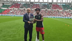 Gift Orban’a Amedspor-Konyaspor maçı öncesi ödül