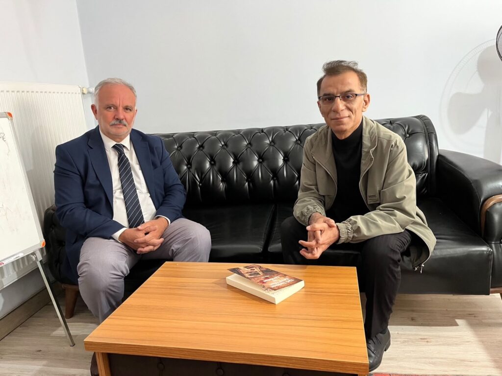 Eski HDP’li Ayhan Bilgen:  “Demirtaş, İstinafla Değil AİHM’le Tahliye Olmak İstiyor”  “Silahla ilgili faslı yüzleşmeyle aşmanız gerekiyor”
