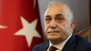 Ahmet Eşref Fakıbaba Hem İYİ Parti’den Hem Milletvekilliğinden İstifa Etti