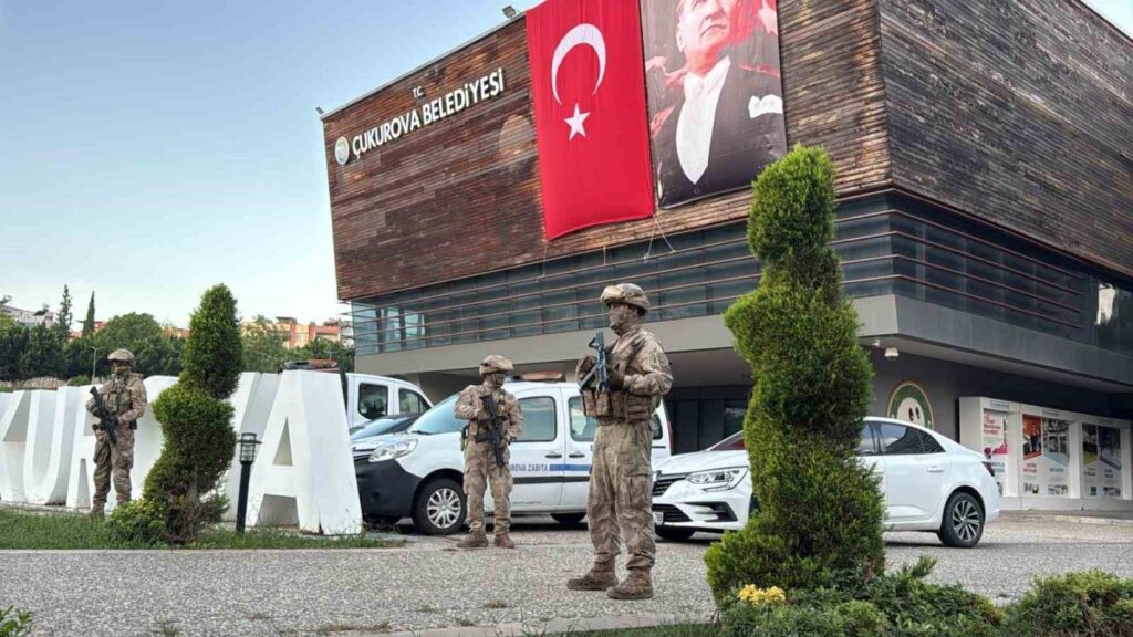 Çukurova Belediyesi’ne Jandarma Operasyonu: Eski Başkan Soner Çetin Gözaltında