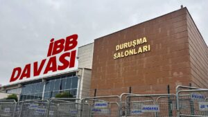 İBB Davasında Ara Karar Açıklandı! 7 Sanığa Tahliye, İmamoğlu Tutuklu Kalacak