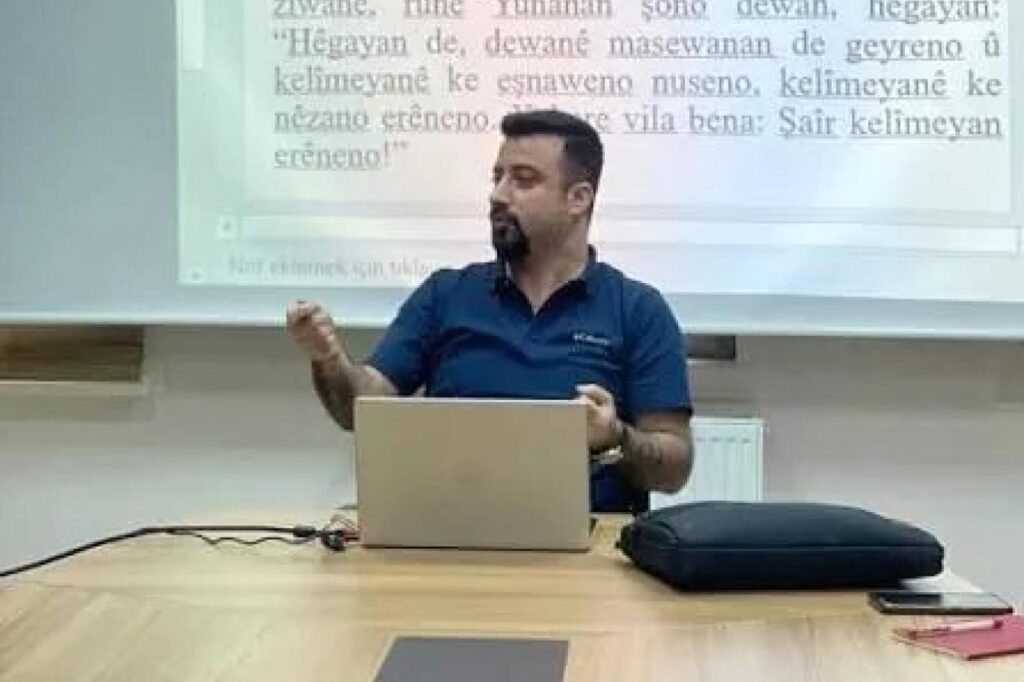 Zazaca için tarihi unvan: Prof. Dr. İlyas Akman ilk Zaza dili profesörü oldu