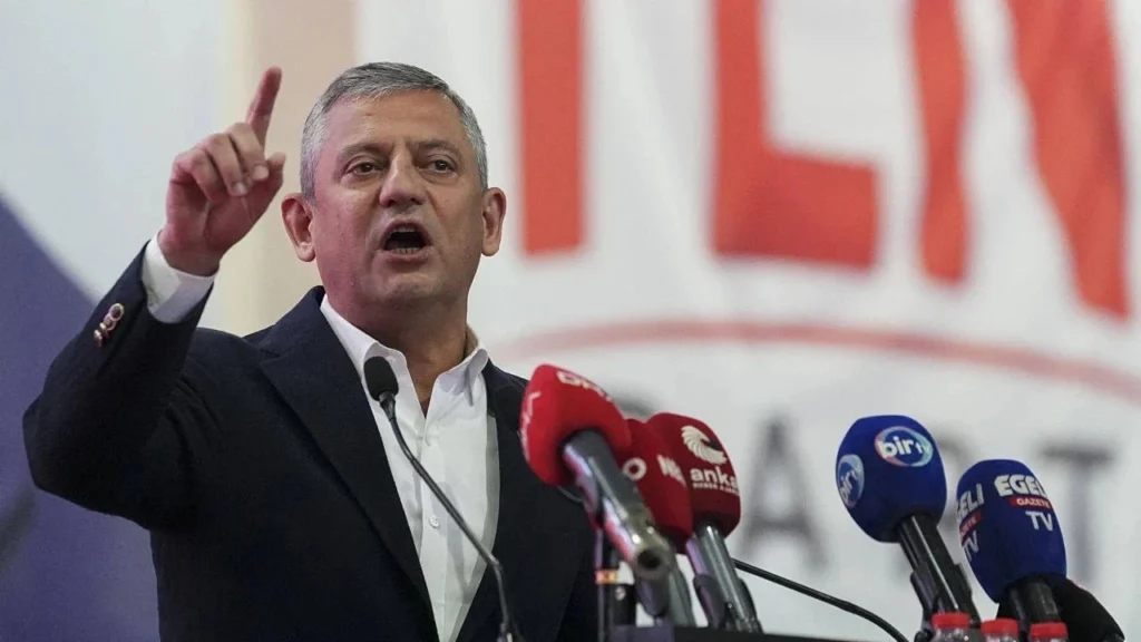 Özgür Özel’den Mersin’de sert mesaj: “Sandığı getireceğiz”